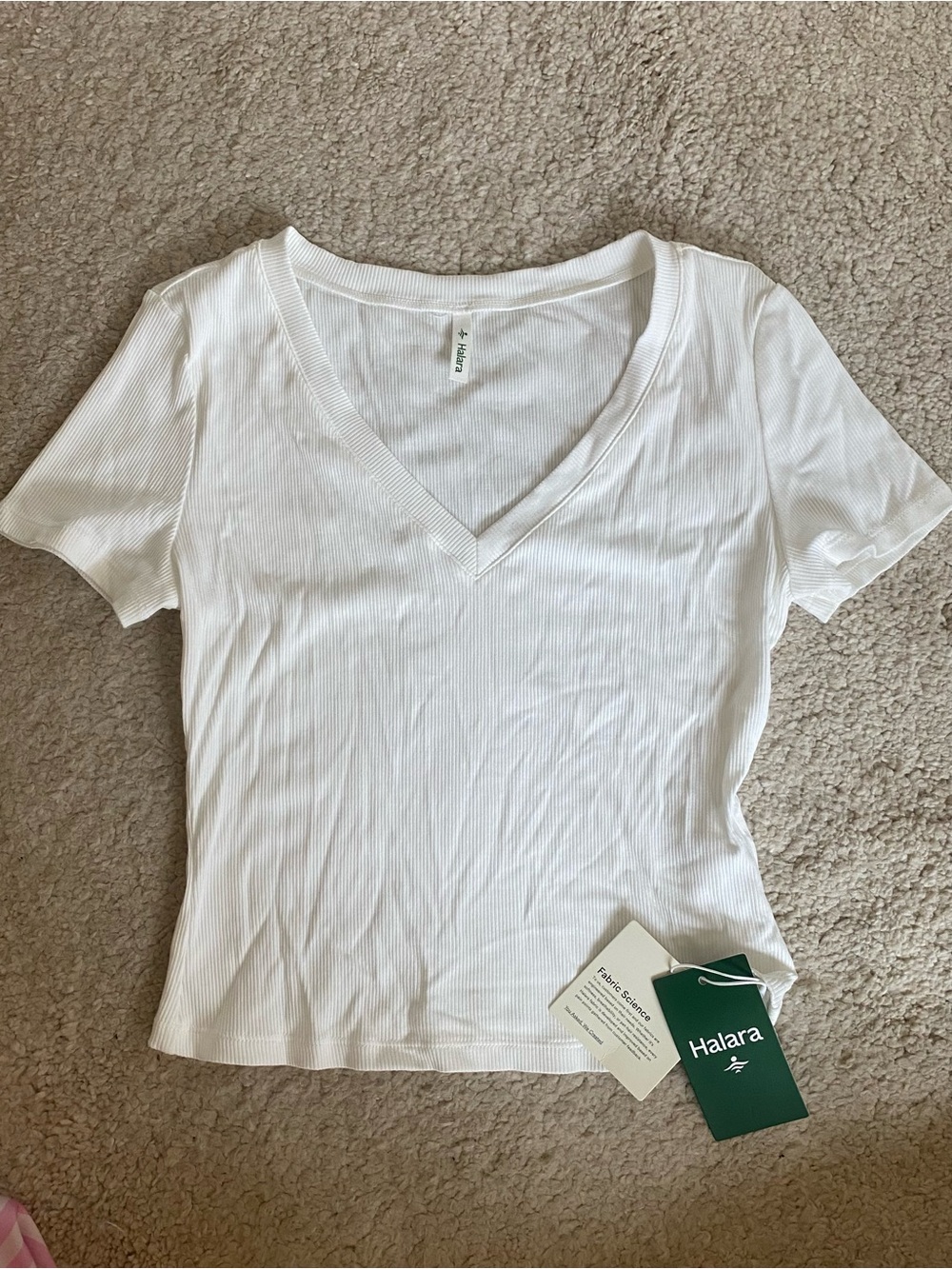 HALARA White Ribbed V‑Neck Short Sleeve Tee